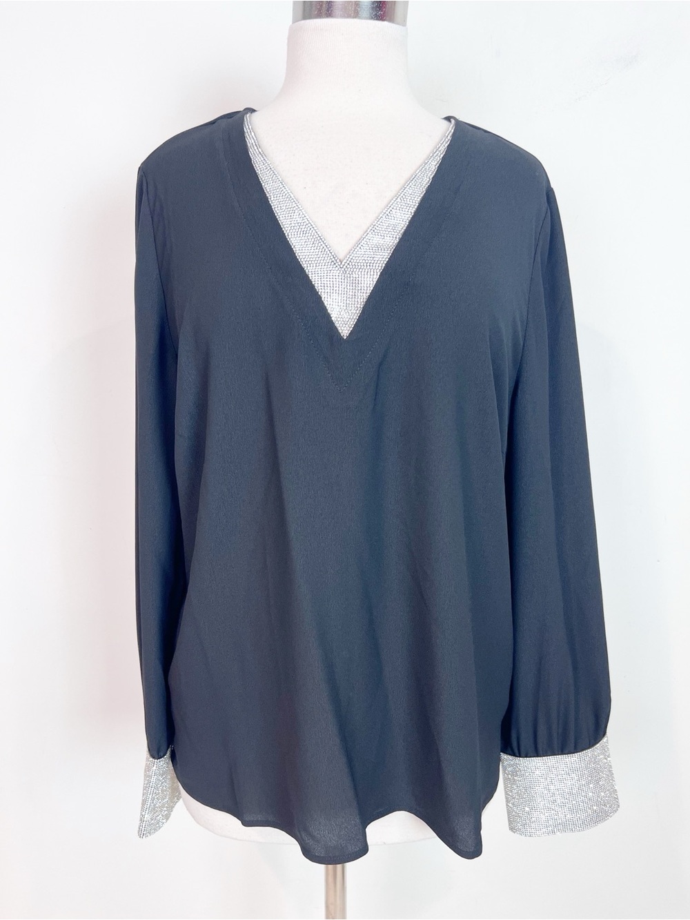 HALOGEN BLACK V-NECK BLOUSE RHINESTONE NECKLINE AND CUFFS SZ LARGE NWT